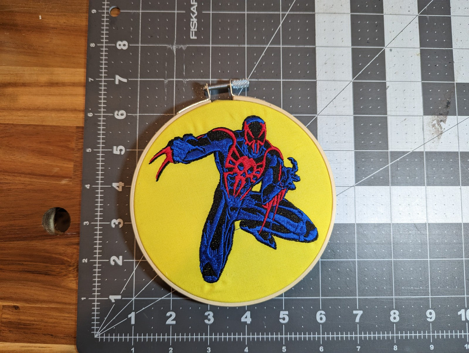 Arachnid 2099 Wall Hanger