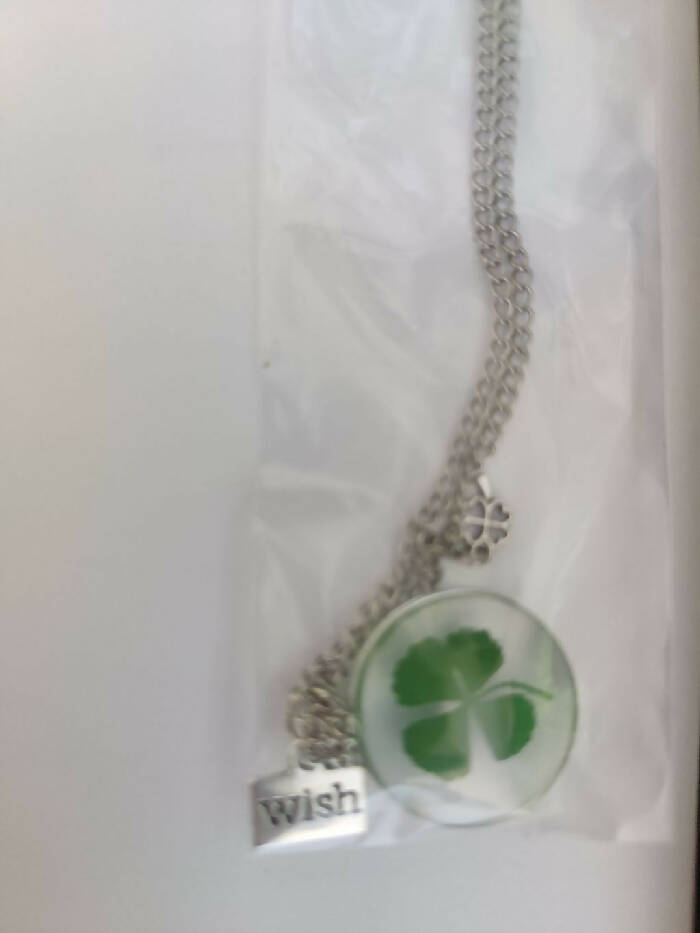 STPN #02 Shamrock in Glass 24inch stainless steel chain & 2 sm. Shamrock