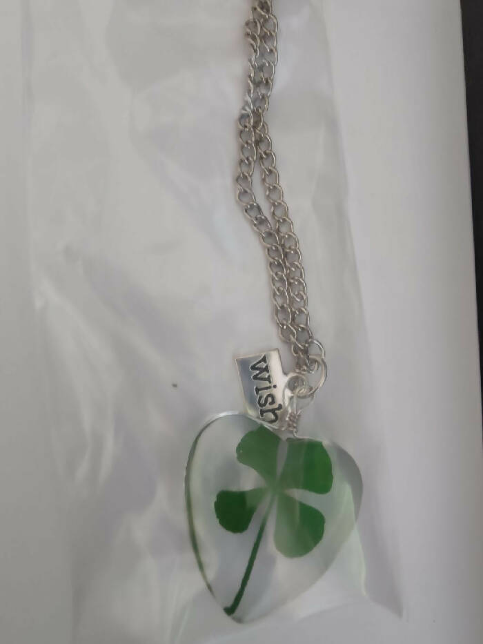 STPN #03 Shamrock Clover in Glass 24inch Stainless Chain